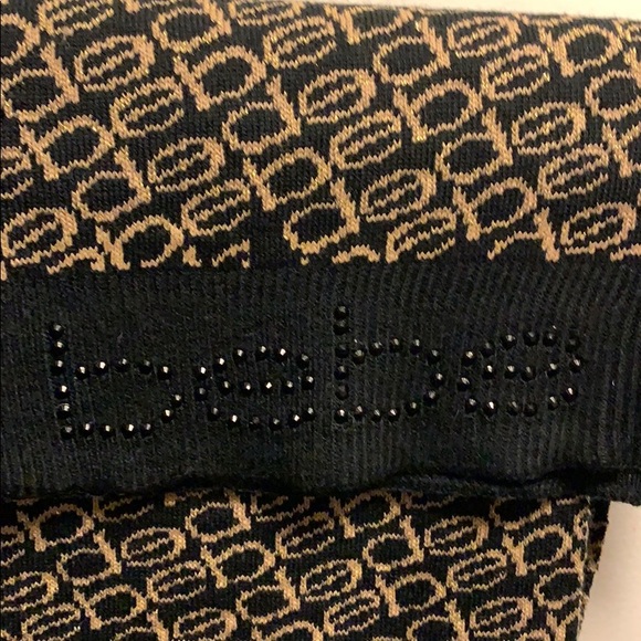 Scarf - Picture 2 of 4